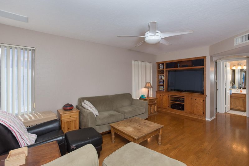 4511 E Sandia St, Phoenix, AZ 85044