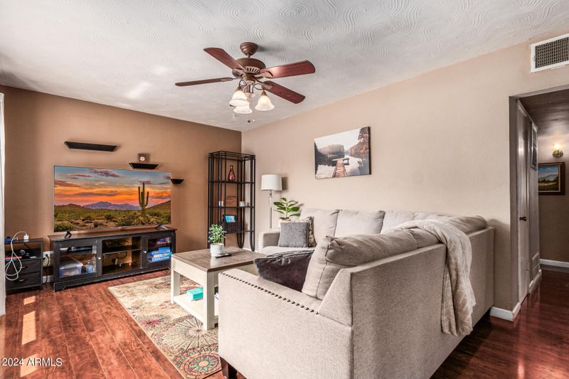 4512 E Turney Ave, Phoenix, AZ 85018