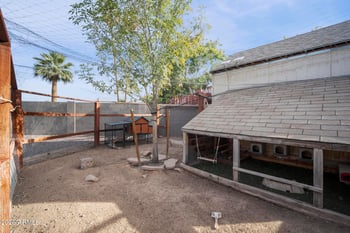 4515 Shaw Butte Dr, Glendale, AZ 85304