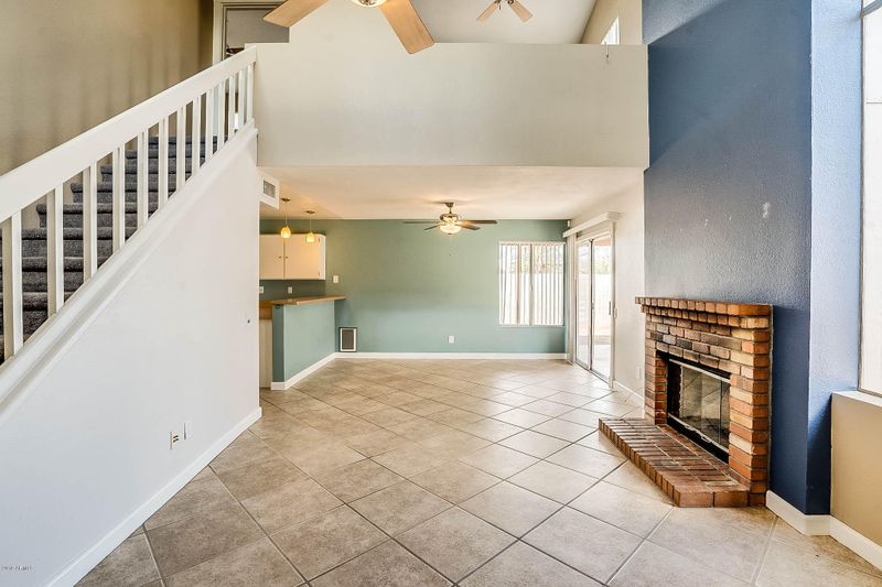 4516 E Vineyard Rd, Phoenix, AZ 85042