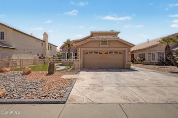 4517 Silverwood Dr, Phoenix, AZ 85048