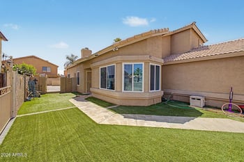 4517 Silverwood Dr, Phoenix, AZ 85048