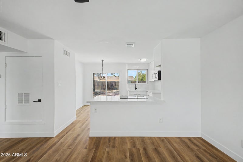 4520 E Alta Vista Rd, Phoenix, AZ 85042