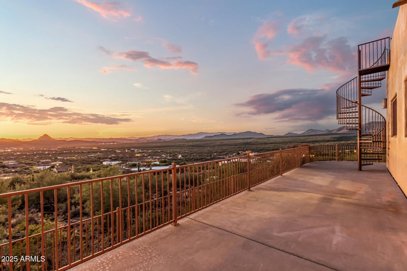 45214 15th Way, New River, AZ 85087