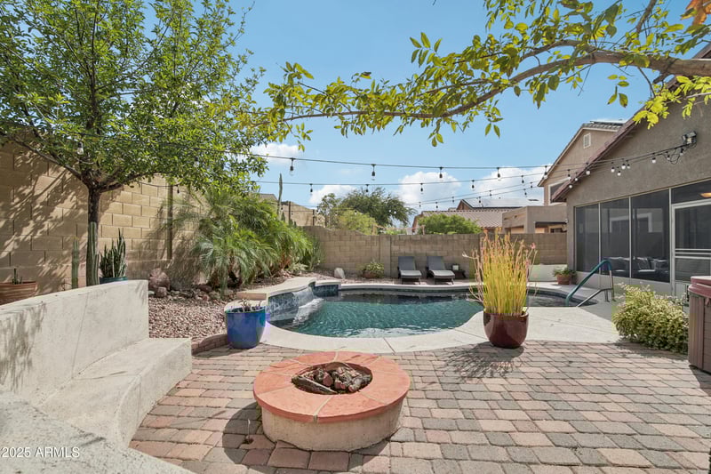4524 Stoneman Dr, Phoenix, AZ 85086
