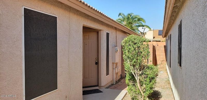 4526 E Glenhaven Dr, Phoenix, AZ 85048
