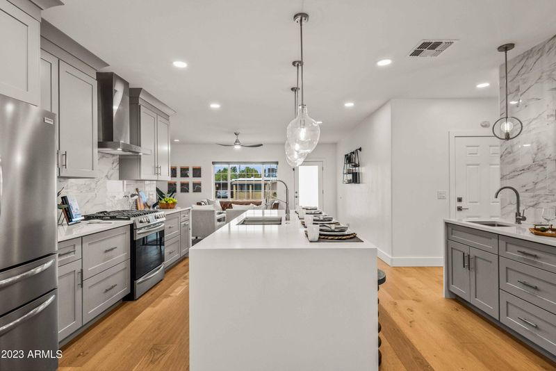 4526 E Heatherbrae Dr, Phoenix, AZ 85018