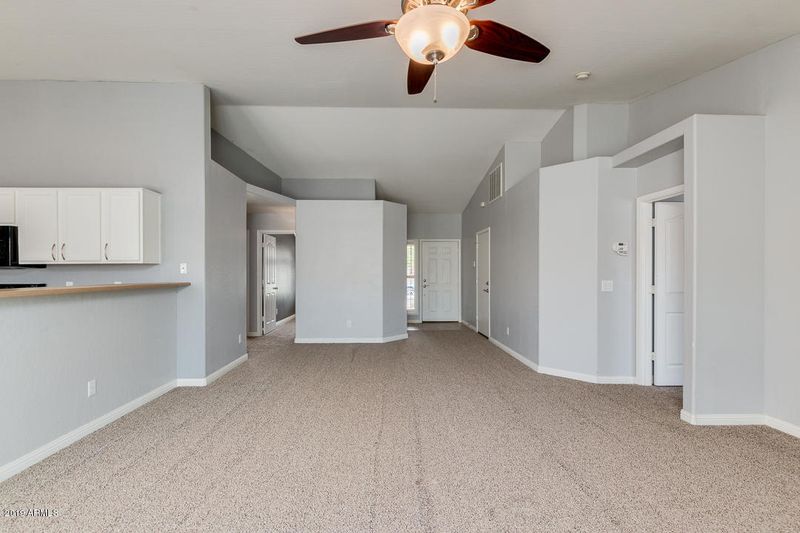 4527 E Meadow Lark Way, San Tan Valley, AZ 85140