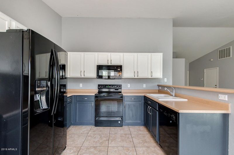 4527 E Meadow Lark Way, San Tan Valley, AZ 85140