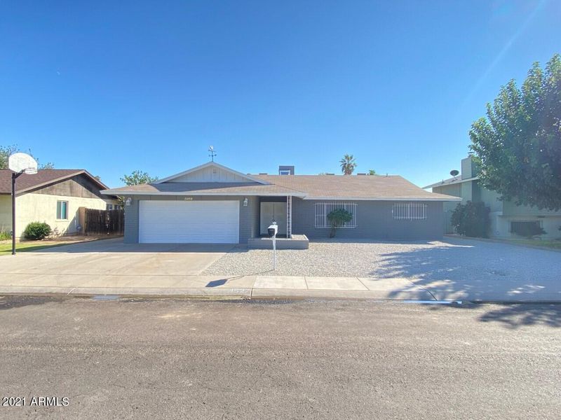 4527 W Solano Dr S, Glendale, AZ 85301