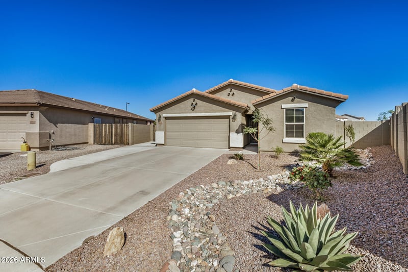 4530 Longhorn St, San Tan Valley, AZ 85140
