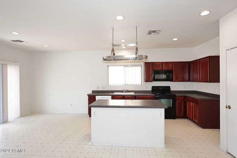 4530 E Whitehall Dr, San Tan Valley, AZ 85140