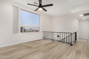 4530 Paradise Dr, Glendale, AZ 85304