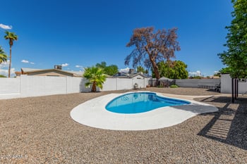 4530 Paradise Dr, Glendale, AZ 85304