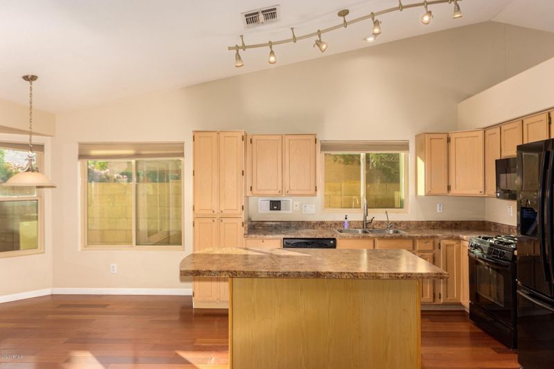 4531 E Grovers Ave, Phoenix, AZ 85032