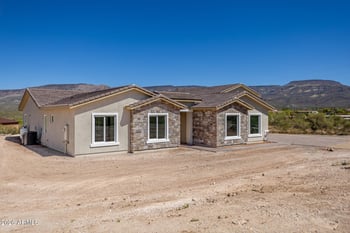 45315 18th St, New River, AZ 85087