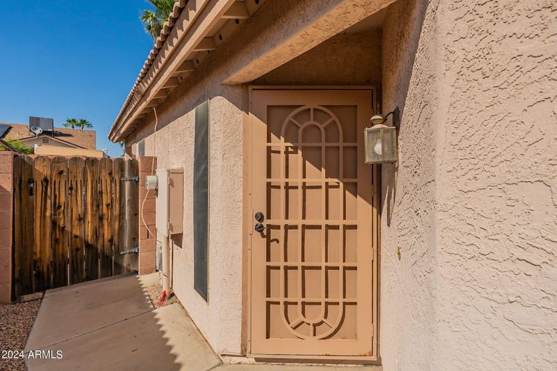 4532 E Glenhaven Dr, Phoenix, AZ 85048