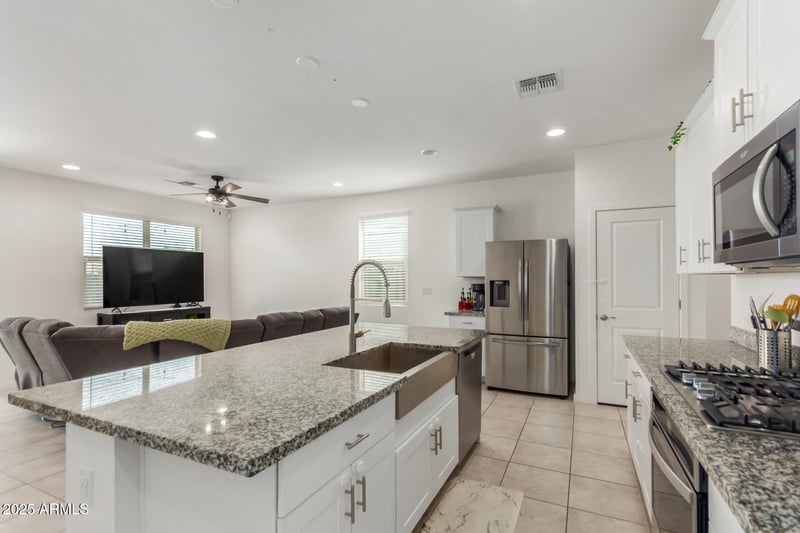 4532 Sweetbush Way, San Tan Valley, AZ 85144