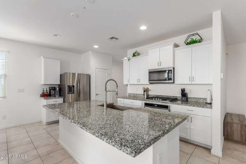 4532 Sweetbush Way, San Tan Valley, AZ 85144