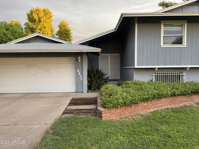 4532 Tierra Buena Ln, Glendale, AZ 85306