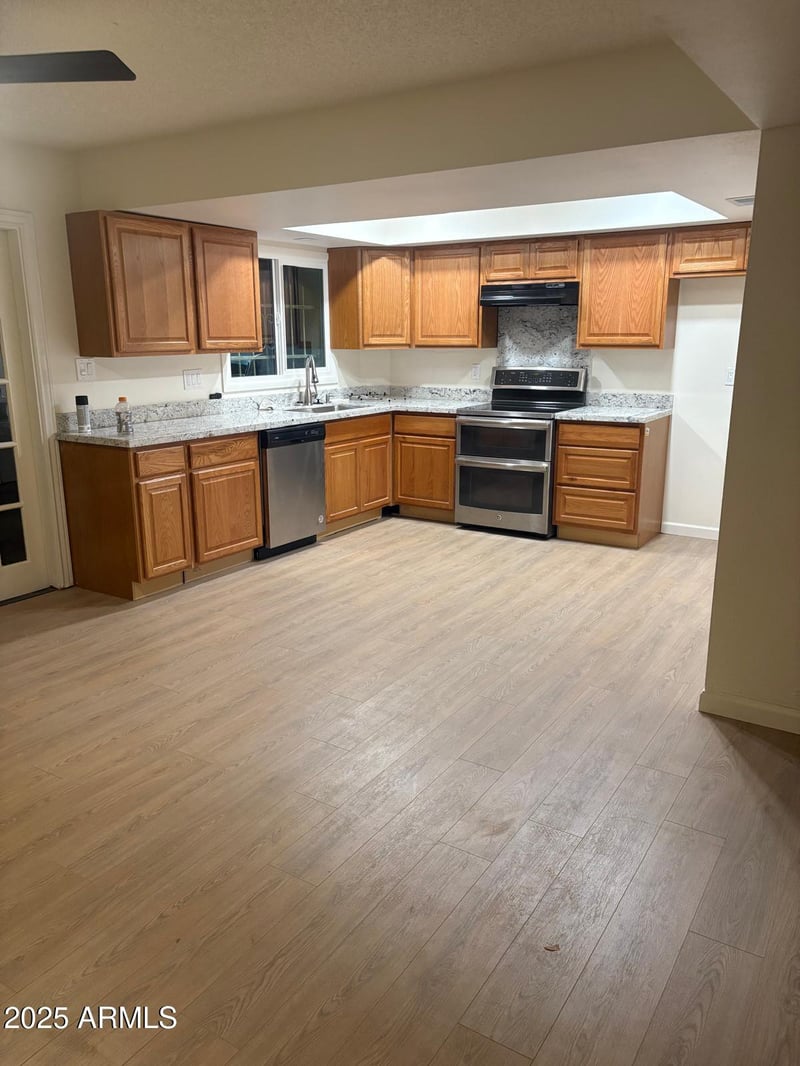 4533 17th Ave, Phoenix, AZ 85015
