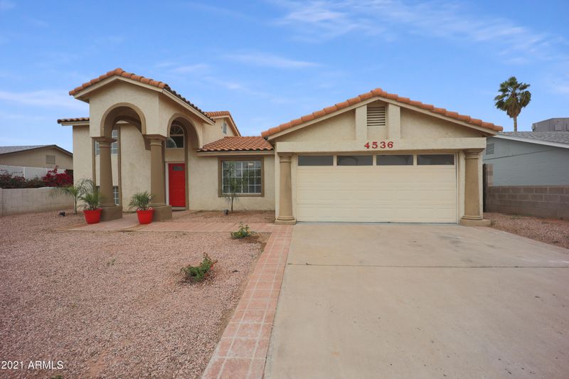 4536 E Lynne Ln, Phoenix, AZ 85042