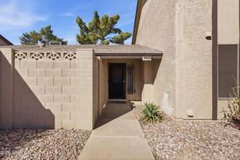 4536 W Continental Dr, Glendale, AZ 85308