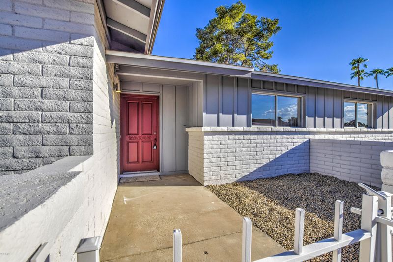 4537 W Laurel Ln, Glendale, AZ 85304