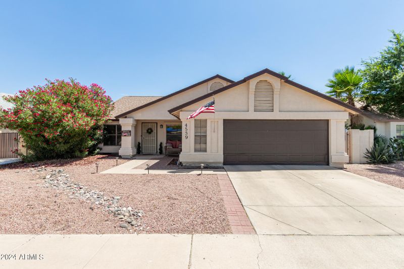 4539 W Oraibi Dr, Glendale, AZ 85308