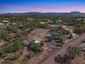 45405 N 7th St #-, New River, AZ 85087