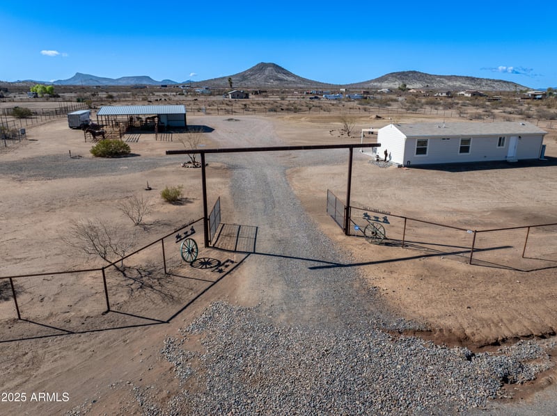 45409 Luray Rd, Wickenburg, AZ 85390