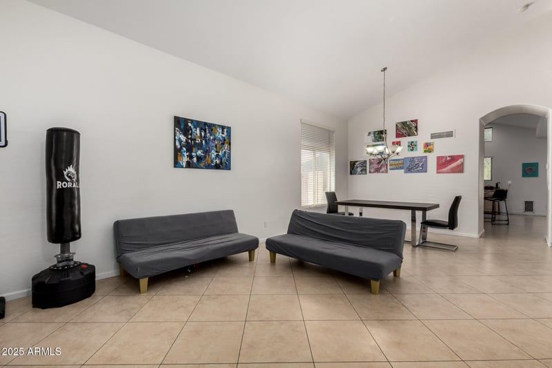 4542 111th Dr, Phoenix, AZ 85037