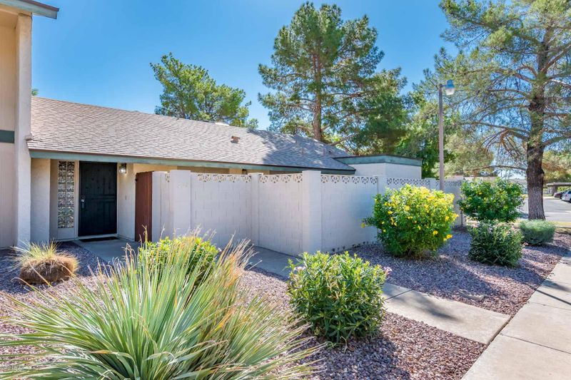 4542 W Continental Dr, Glendale, AZ 85308