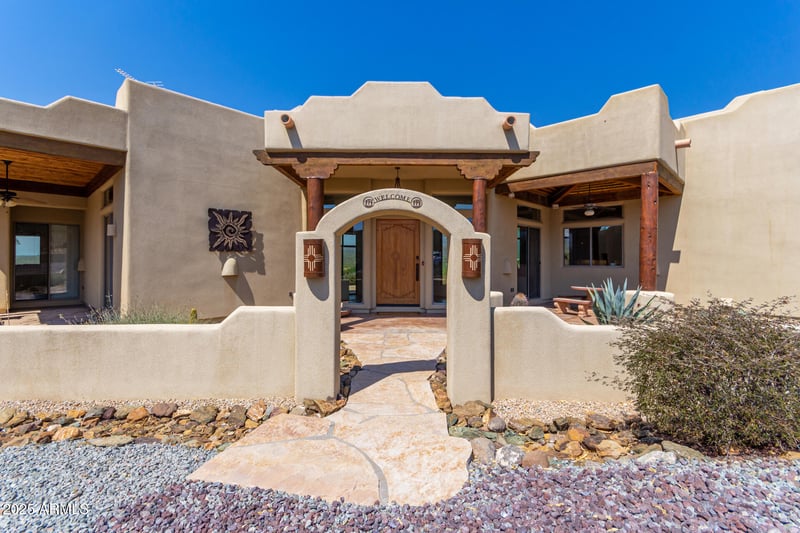 45425 14th St, New River, AZ 85087