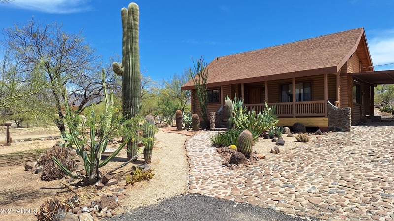 45427 14th St, New River, AZ 85087