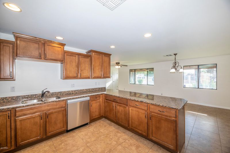 4547 N 34th St, Phoenix, AZ 85018