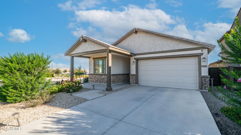 4548 Charlie Dr, San Tan Valley, AZ 85144