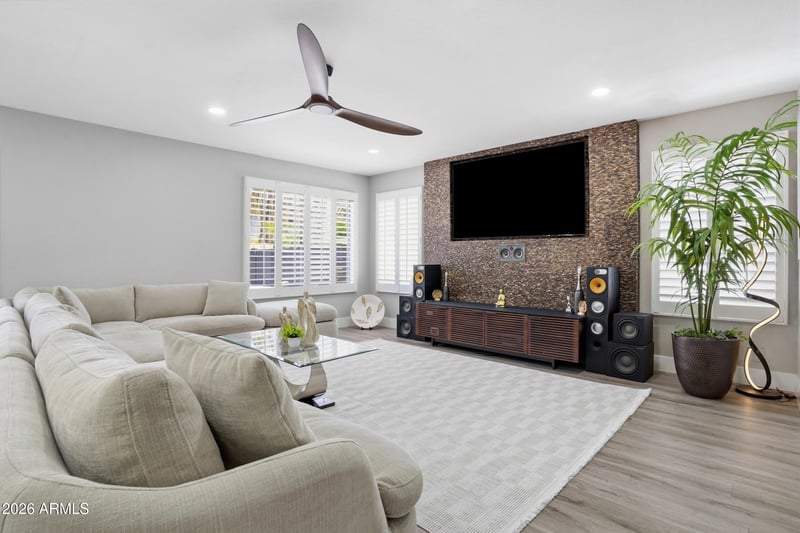 4554 E Michelle Dr, Phoenix, AZ 85032