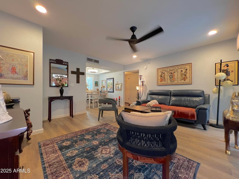 4554 Paradise Village Pw #133, Phoenix, AZ 85032