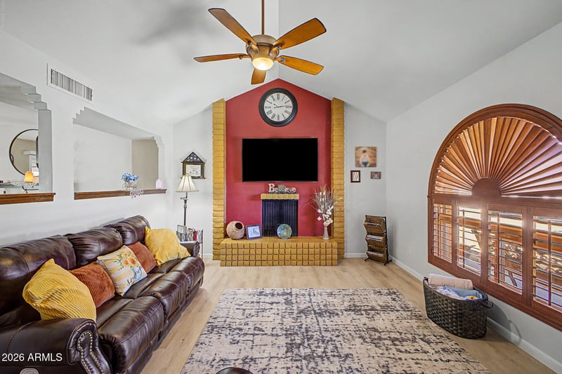 4555 Echo Ln, Glendale, AZ 85302