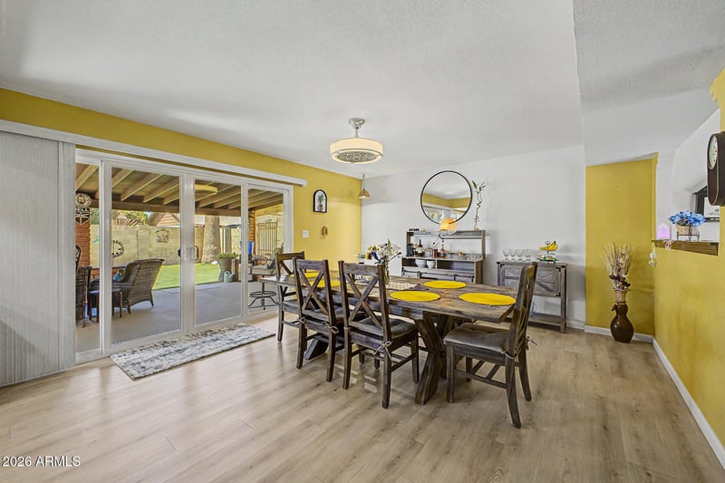 4555 Echo Ln, Glendale, AZ 85302