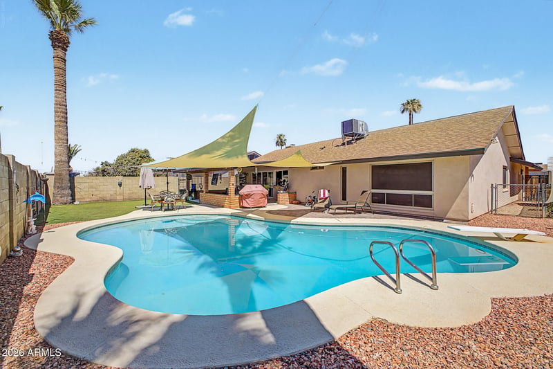 4555 Echo Ln, Glendale, AZ 85302
