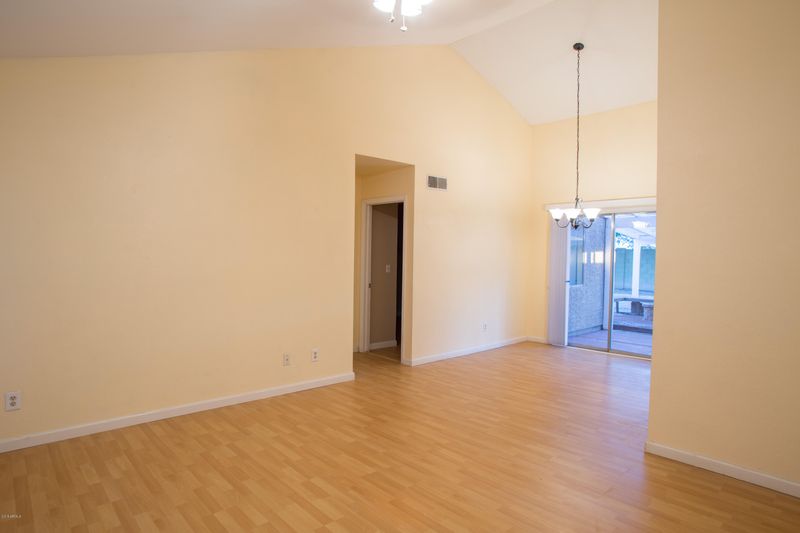 4559 W Morrow Dr, Glendale, AZ 85308