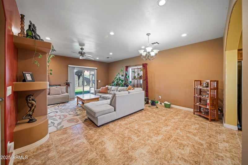 456 Guskin Rd, Morristown, AZ 85342