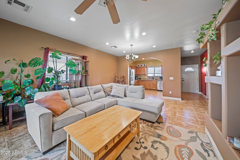 456 Guskin Rd, Morristown, AZ 85342