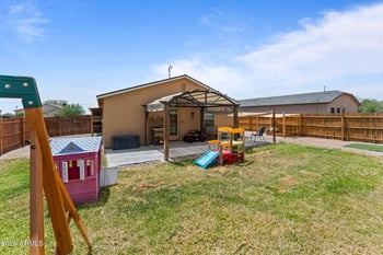 456 Reizen Dr, Morristown, AZ 85342