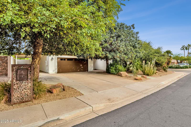 4560 Sunrise Dr, Phoenix, AZ 85044