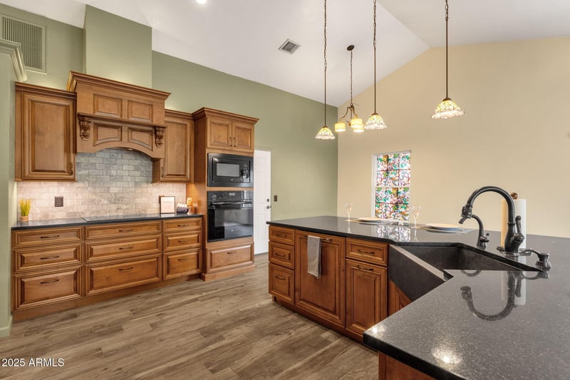 4560 Sunrise Dr, Phoenix, AZ 85044