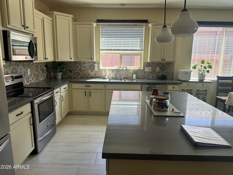 4573 Rhyolite Dr, San Tan Valley, AZ 85143
