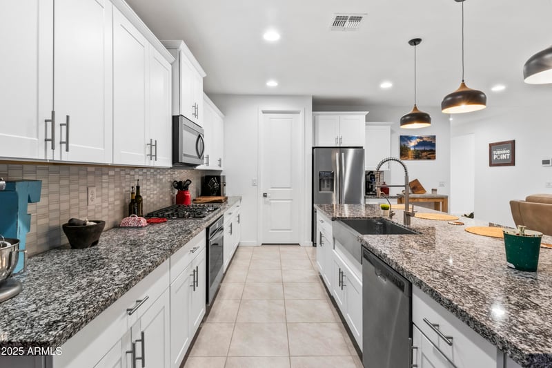 4587 Stickleaf Way, San Tan Valley, AZ 85144